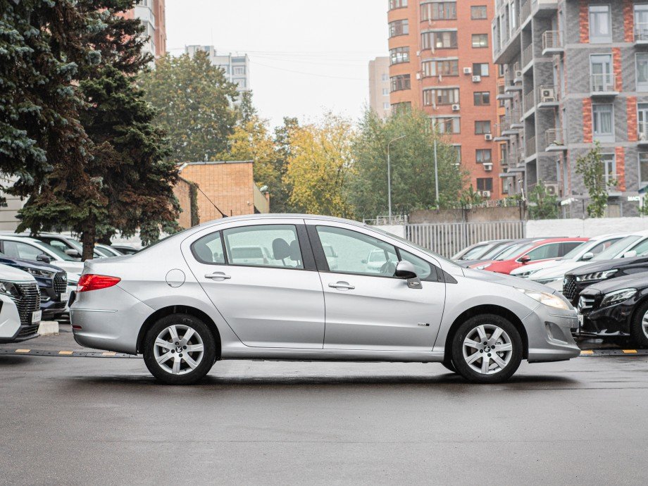 Peugeot 408 2015