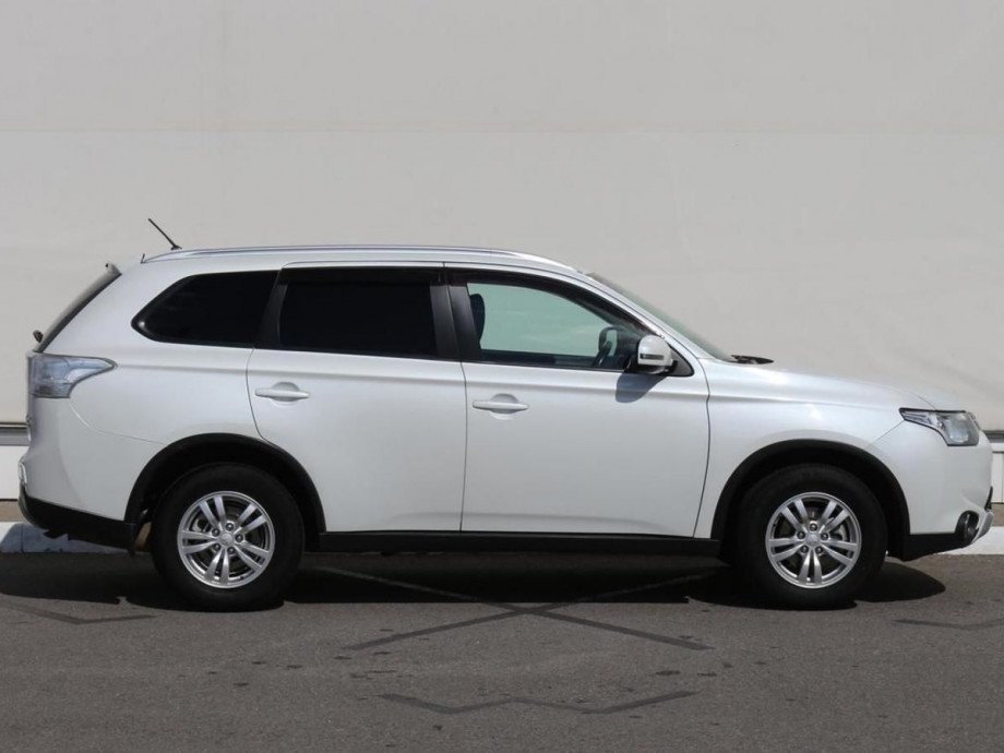 Mitsubishi Outlander 2014