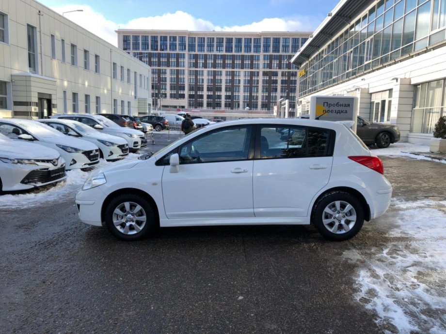 Nissan Tiida 2013