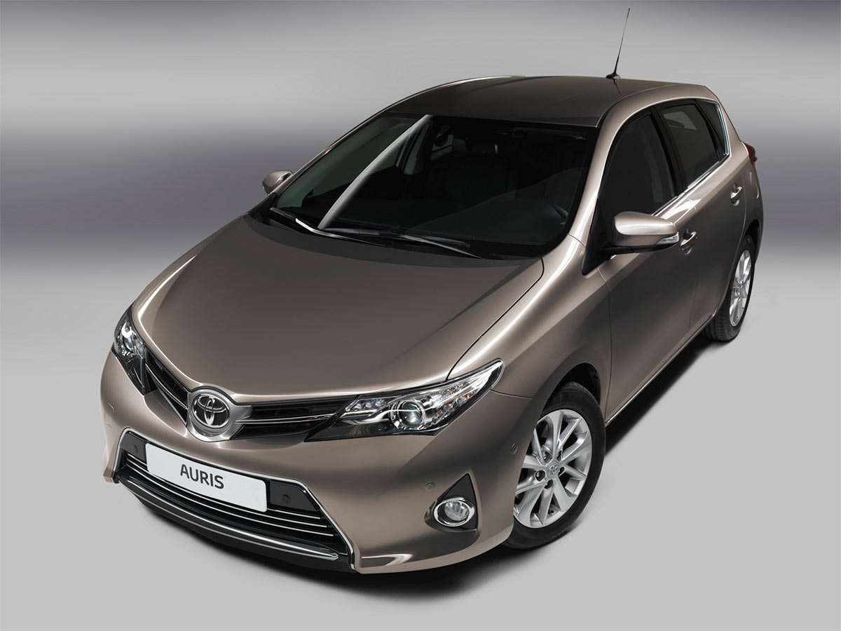 Фото Toyota Auris 2024 в новом кузове, видео-обзор модели - Автосалон