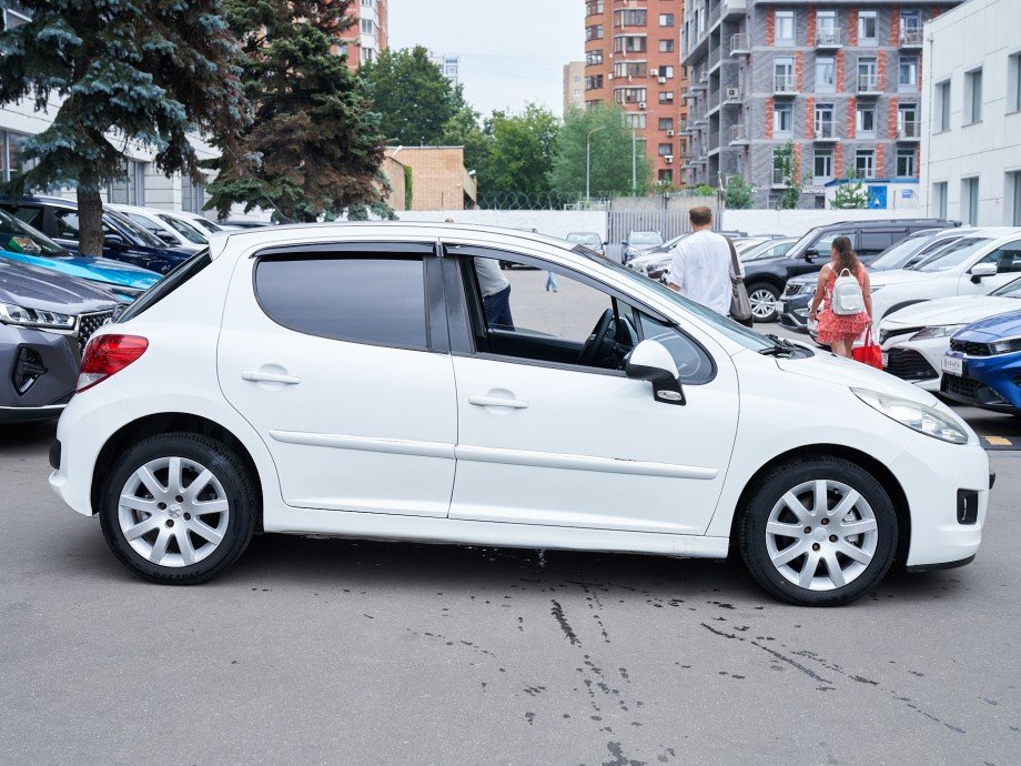 Peugeot 207 2011