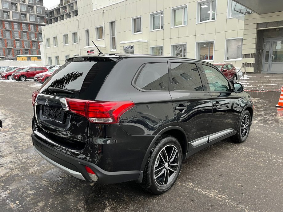 Mitsubishi Outlander 2016