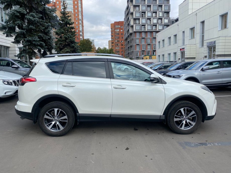 Toyota RAV4 2017