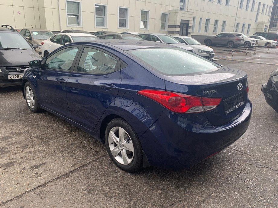 Hyundai Elantra 2012