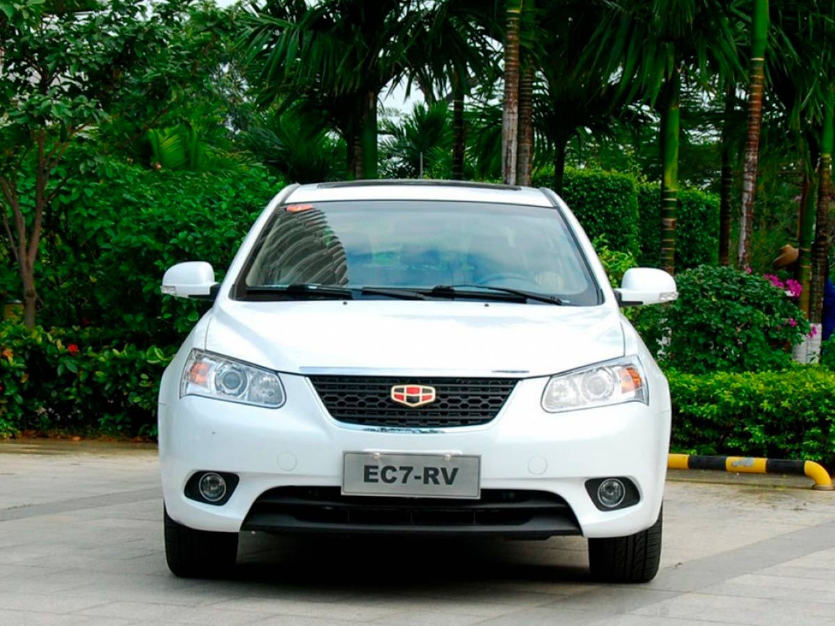 Geely Emgrand EC7 Хэтчбек