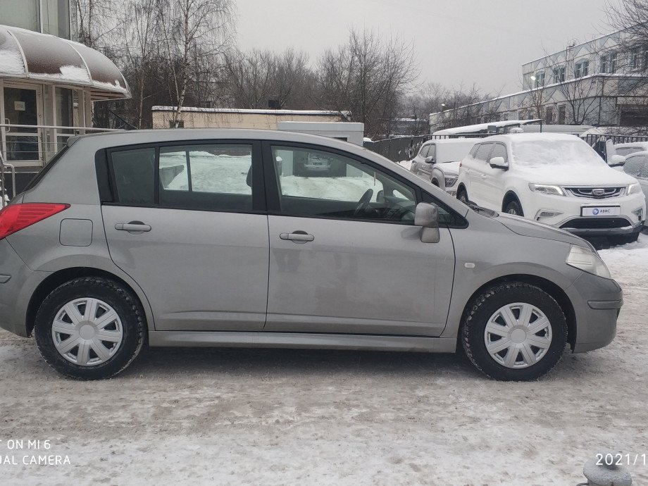 Nissan Tiida 2011