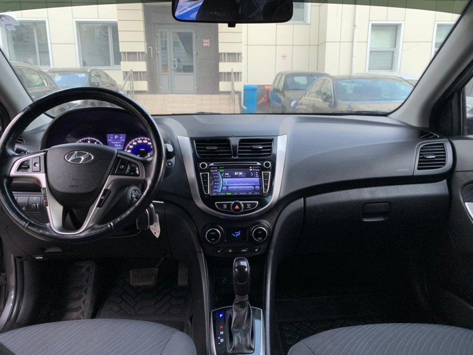 Hyundai Solaris 2015