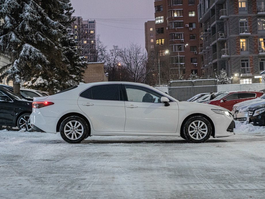 Toyota Camry 2019