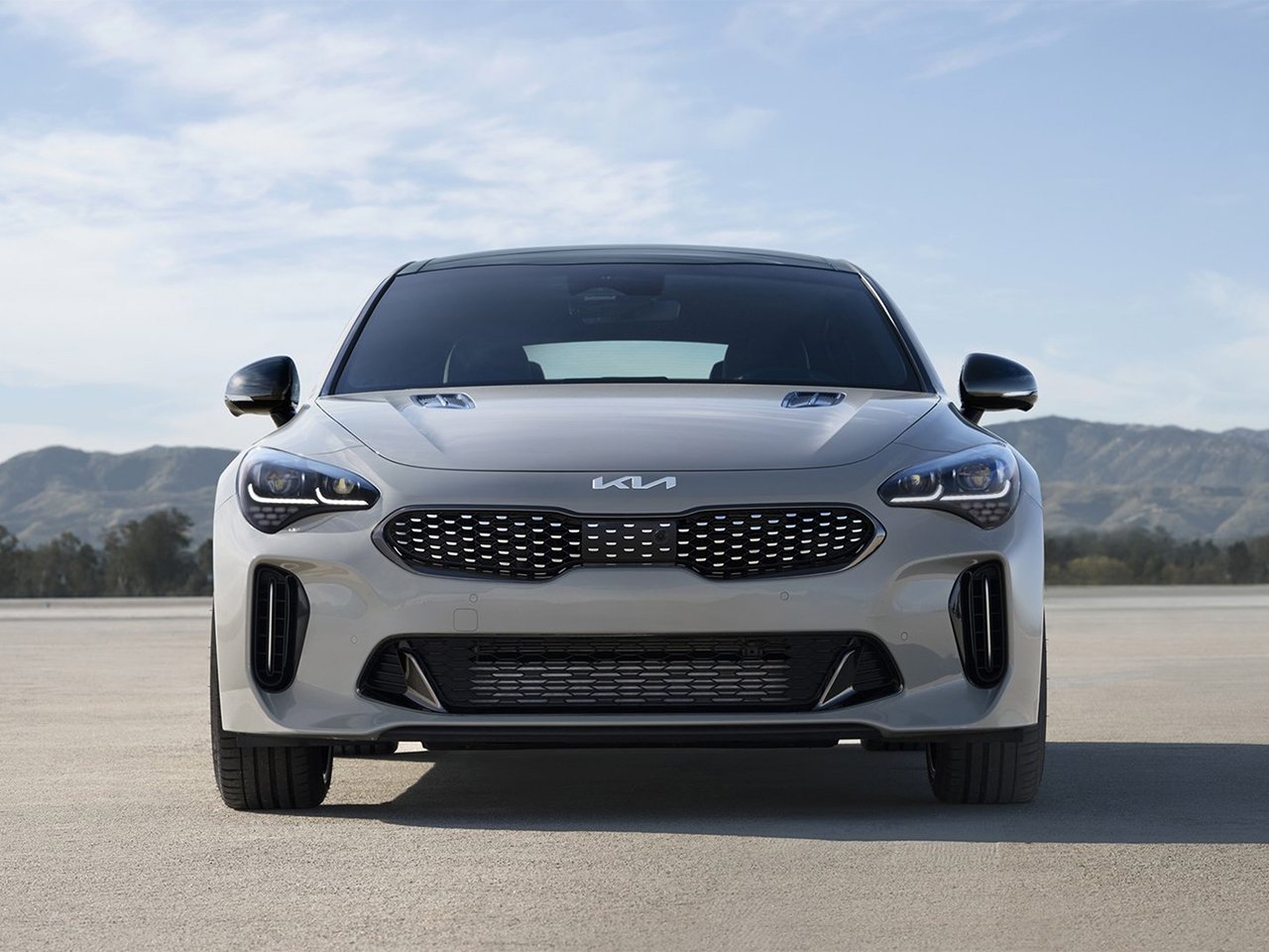 Фото KIA Stinger 2024 в новом кузове, видео-обзор модели - Автосалон