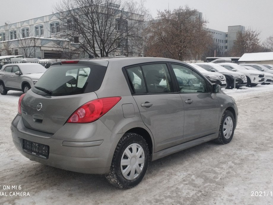 Nissan Tiida 2011