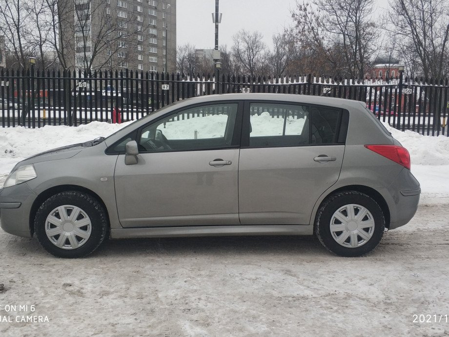 Nissan Tiida 2011