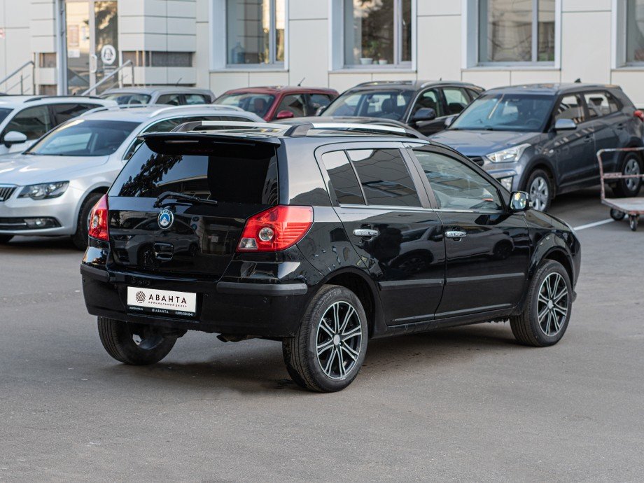 Geely MK Cross 2012