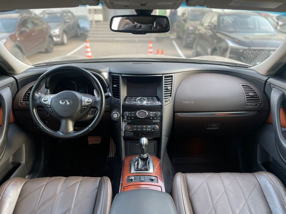 Infiniti QX70 2014