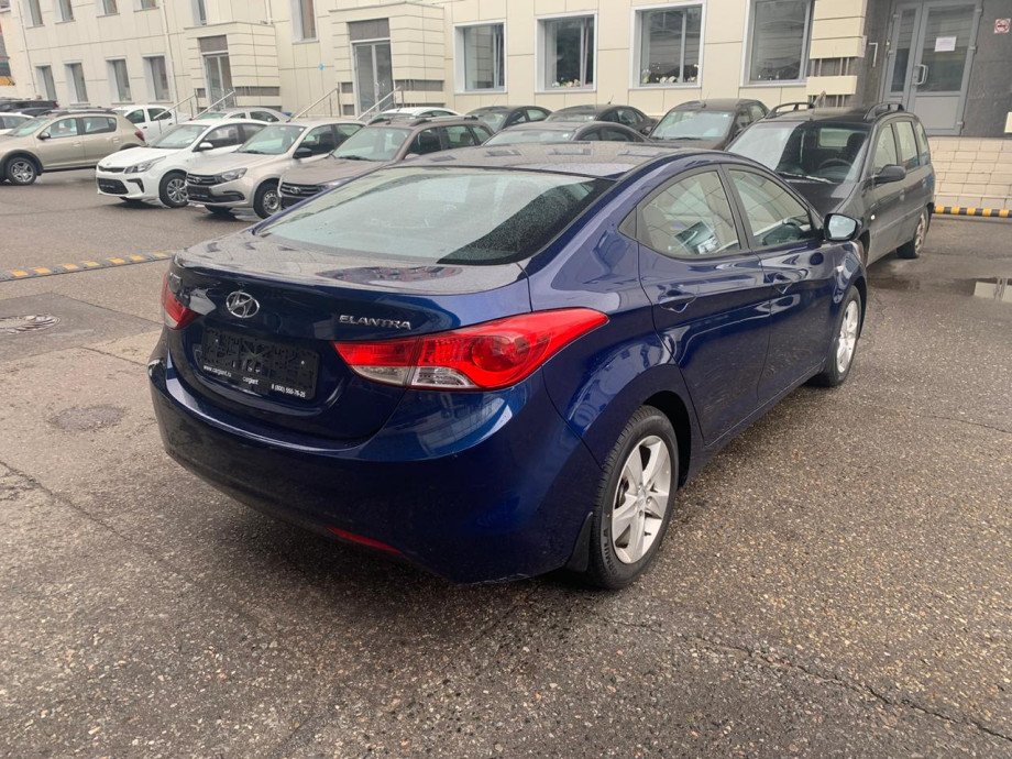 Hyundai Elantra 2012