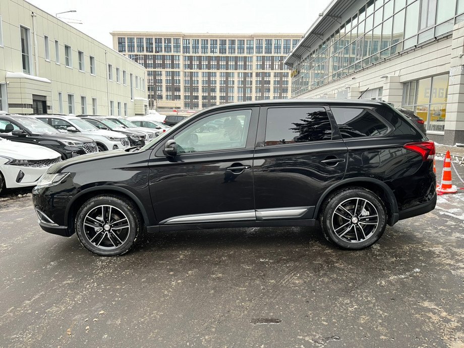 Mitsubishi Outlander 2016