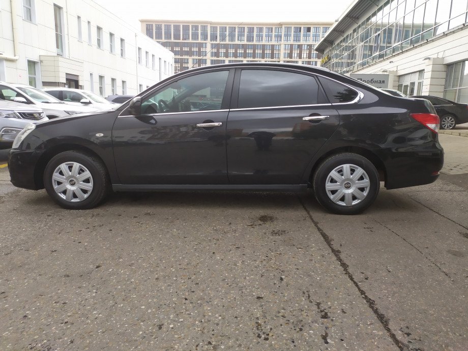 Nissan Almera 2015