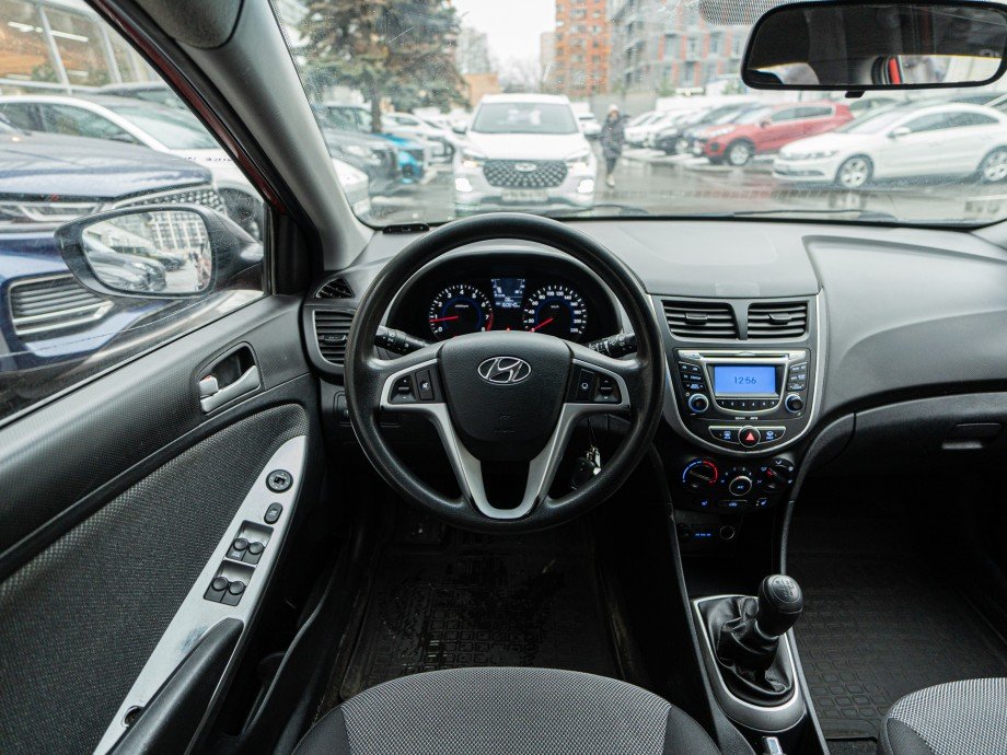 Hyundai Solaris 2012