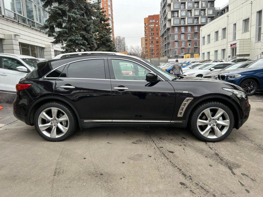 Infiniti FX37 2011