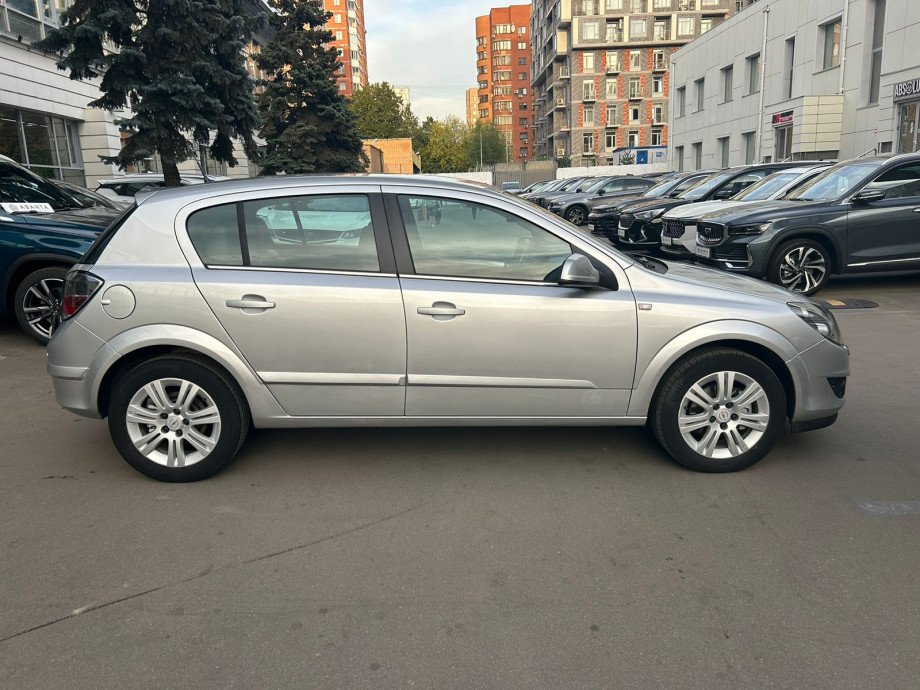 Opel Astra 2010