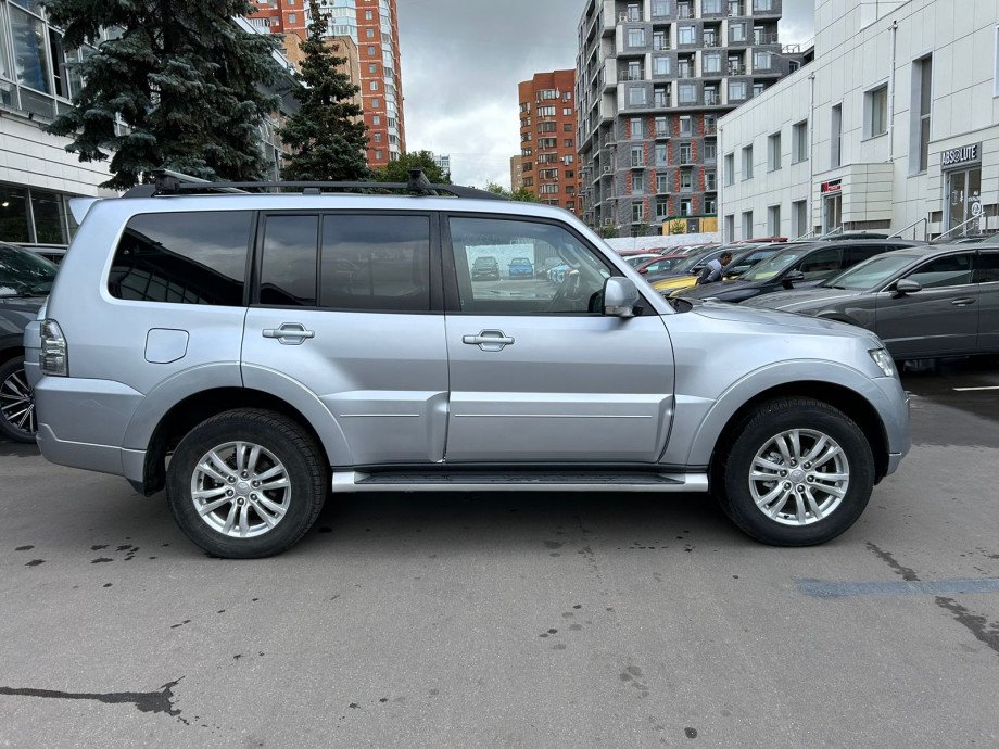 Mitsubishi Pajero 2011