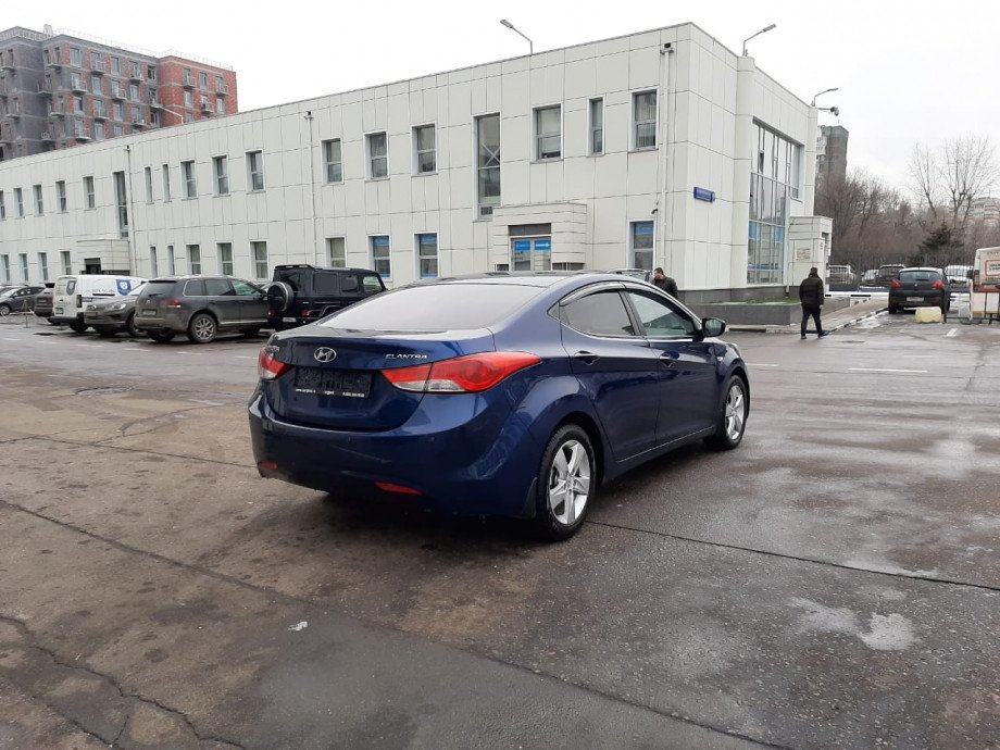 Hyundai Elantra 2012