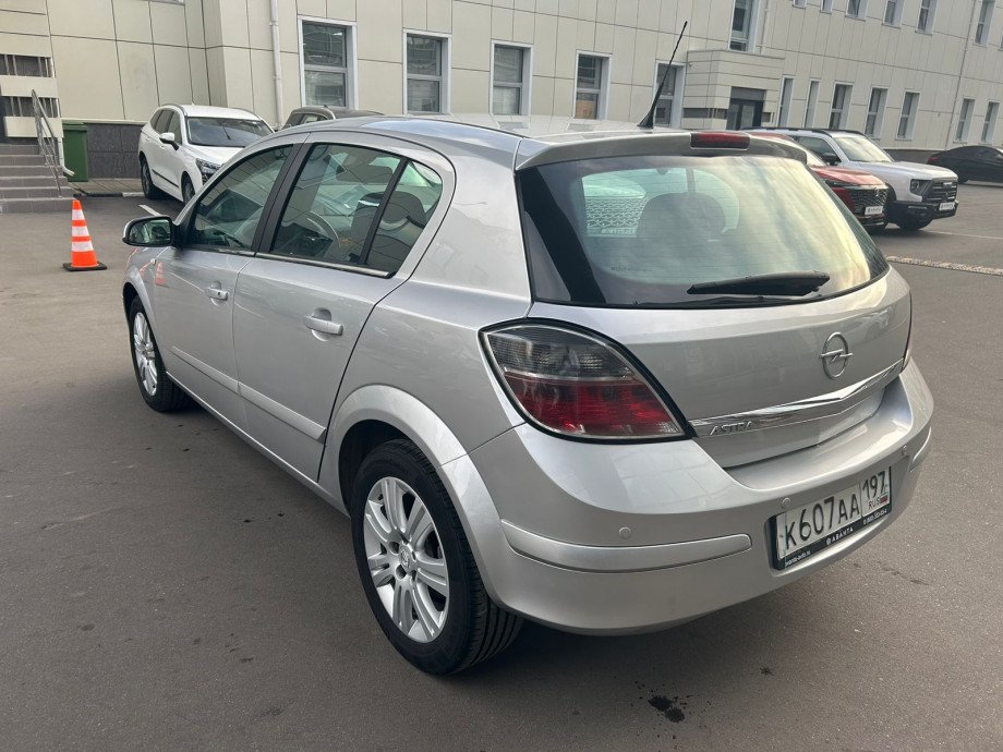 Opel Astra 2010