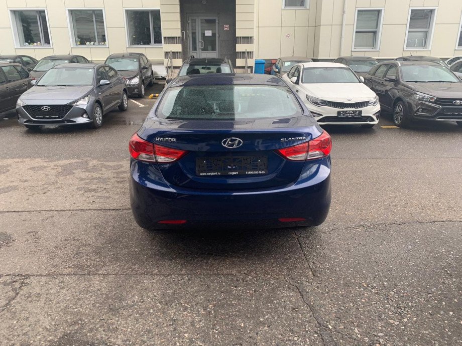 Hyundai Elantra 2012