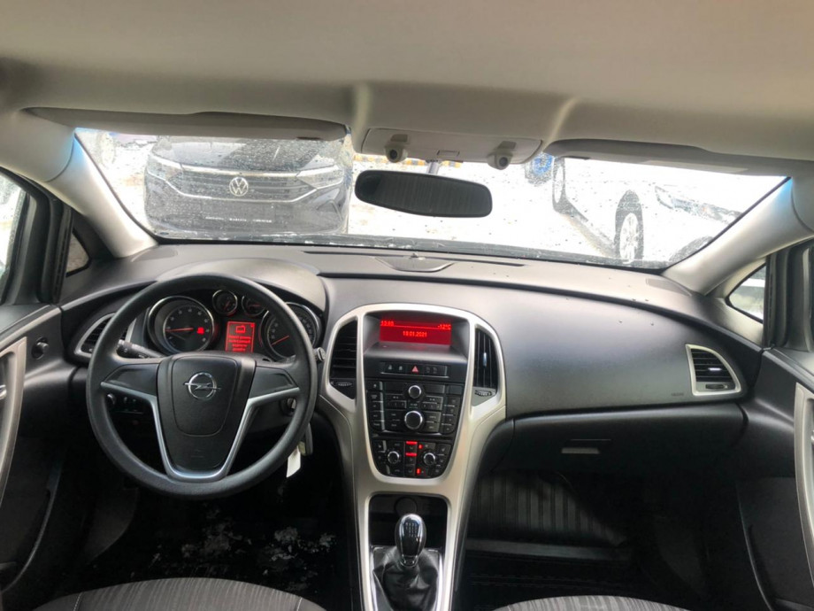 Opel Astra 2012