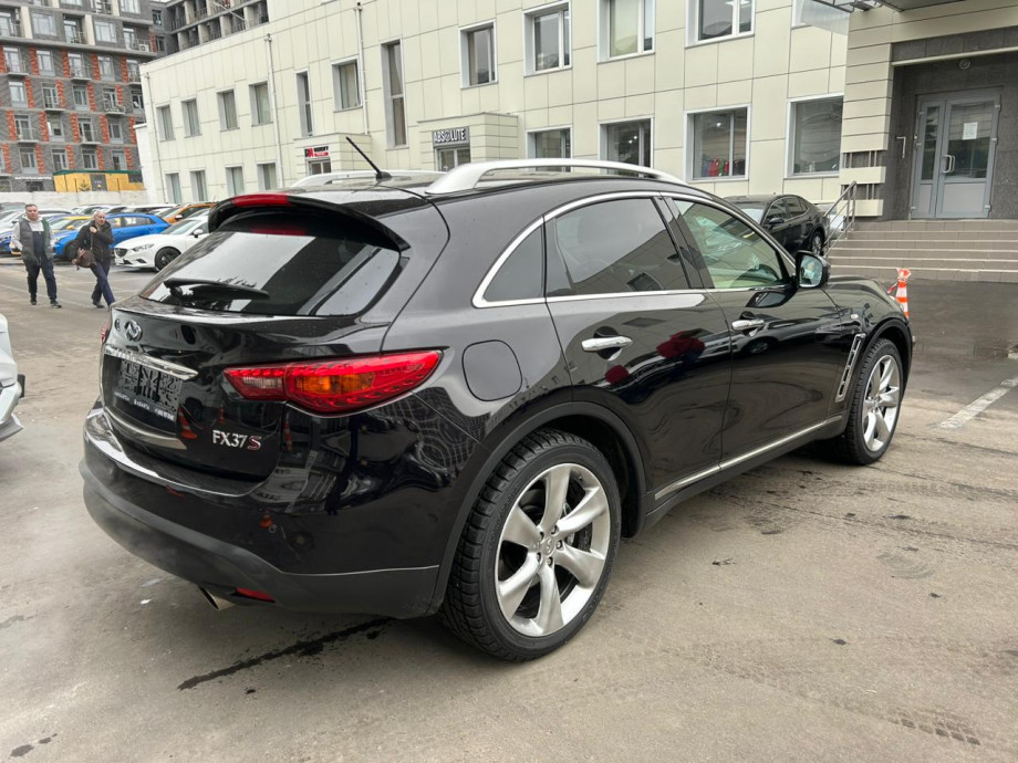 Infiniti FX37 2011