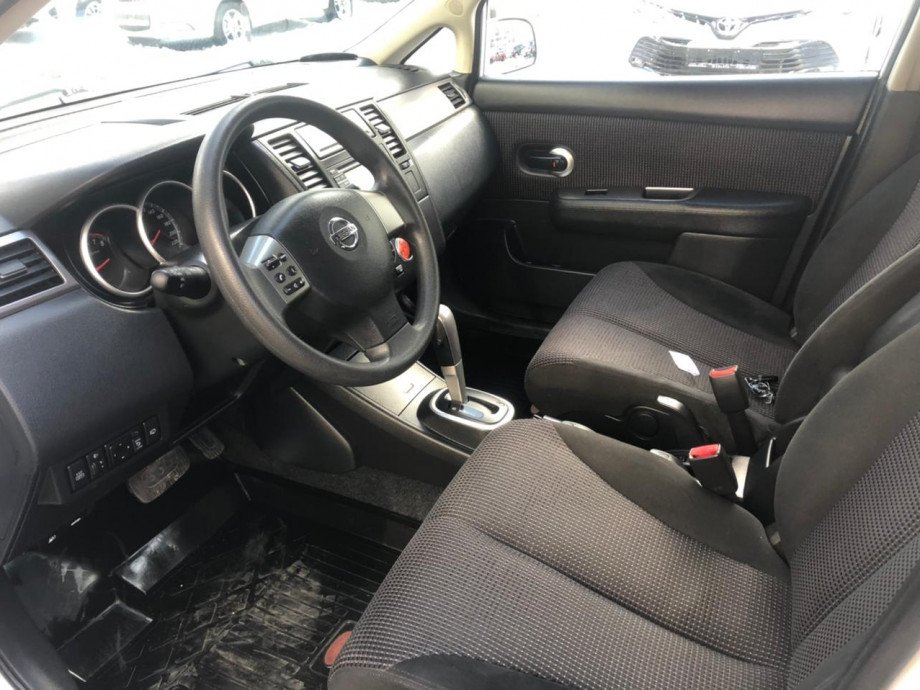 Nissan Tiida 2013