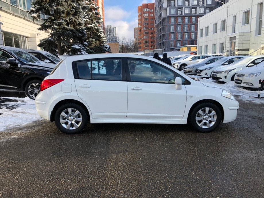 Nissan Tiida 2013