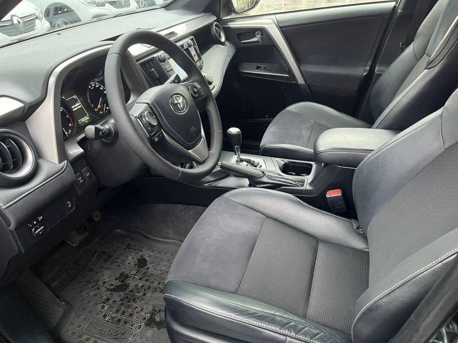 Toyota RAV4 2016