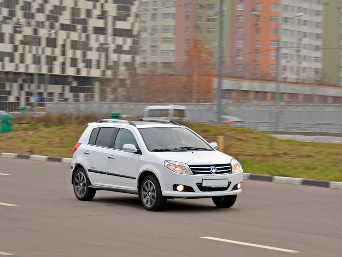 Geely MK Cross