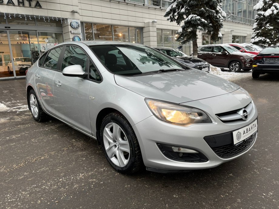 Opel Astra 2013