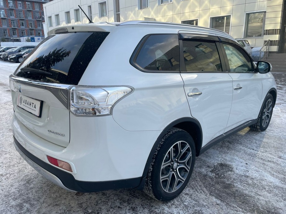 Mitsubishi Outlander 2014