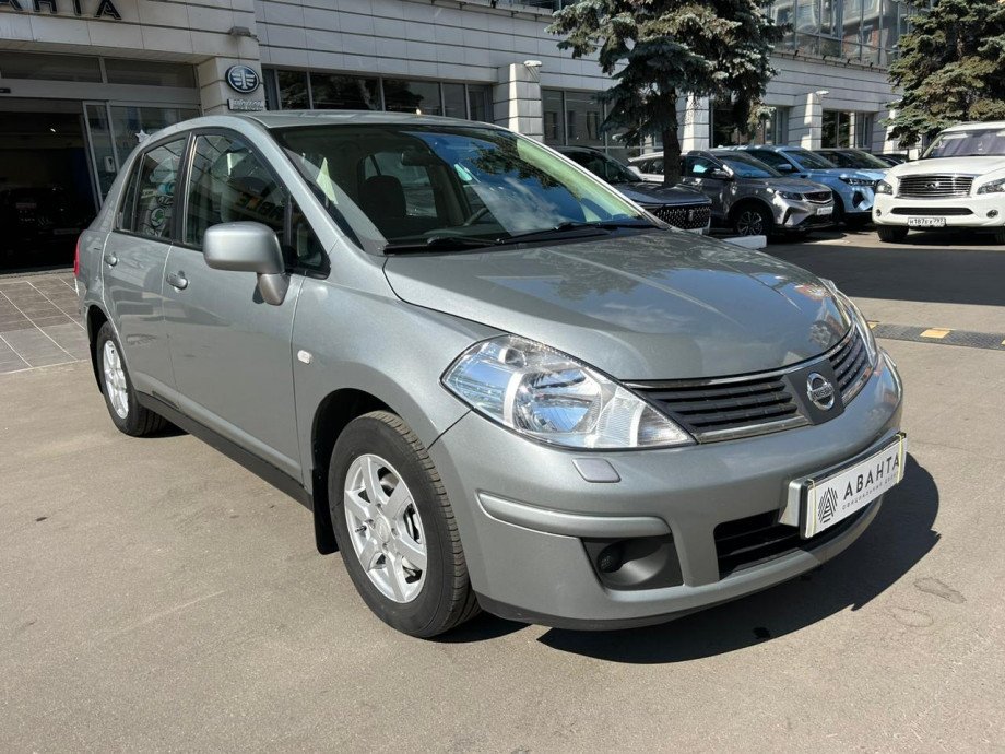 Nissan Tiida 2008