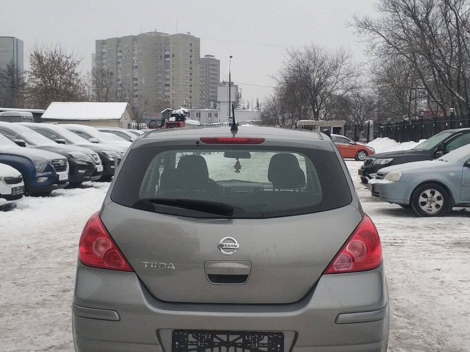 Nissan Tiida 2011