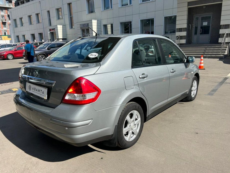 Nissan Tiida 2008