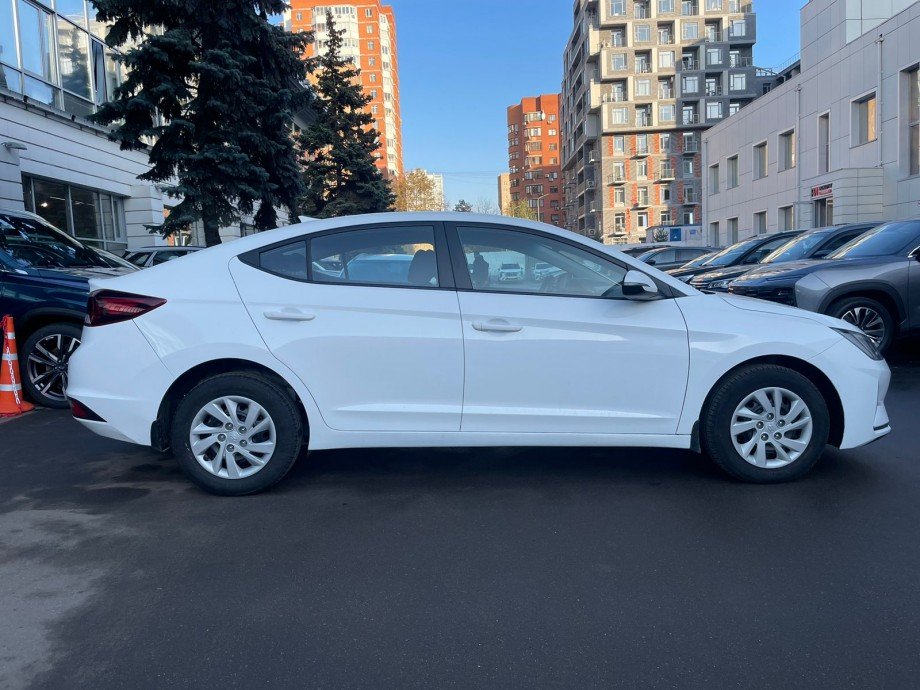 Hyundai Elantra 2019