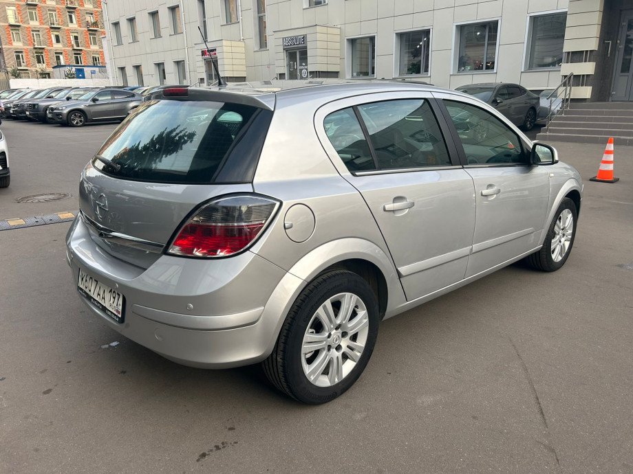 Opel Astra 2010