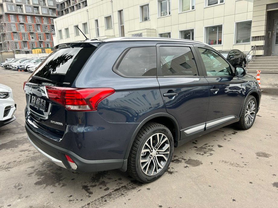 Mitsubishi Outlander 2020