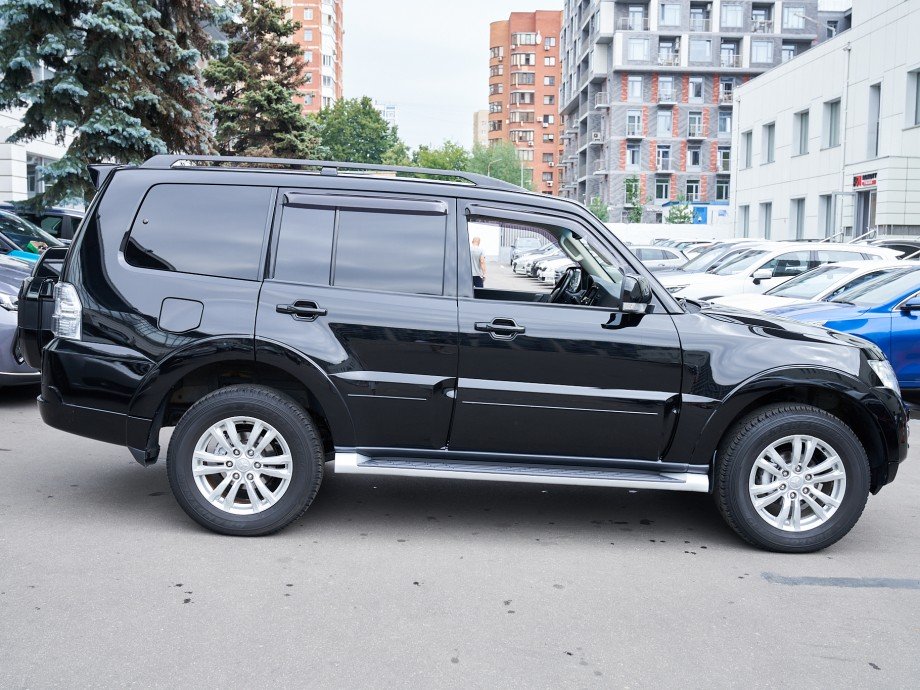 Mitsubishi Pajero 2015