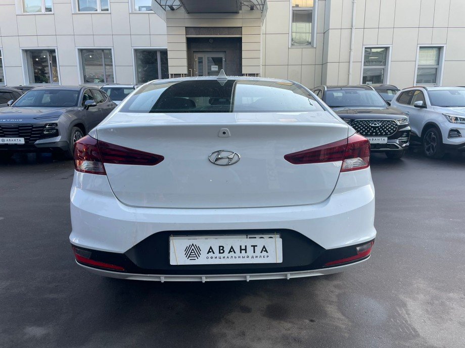 Hyundai Elantra 2019