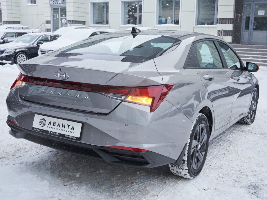 Hyundai Elantra 2023