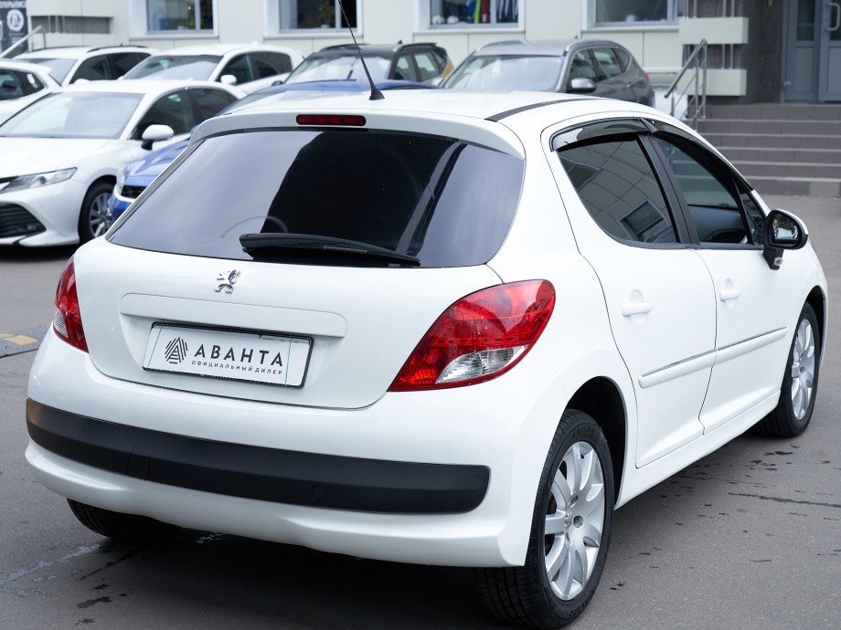 Peugeot 207 2011